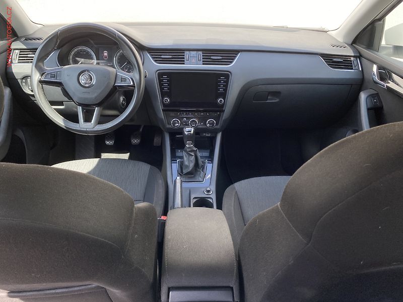 Škoda Octavia (2019) 1.6 TDi, ČR, Style, LED - fotka 8 z 17
