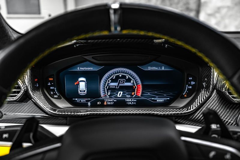 Lamborghini Urus B&O/360/PANO/KARBON/MASÁŽ/ - fotka 28 z 28