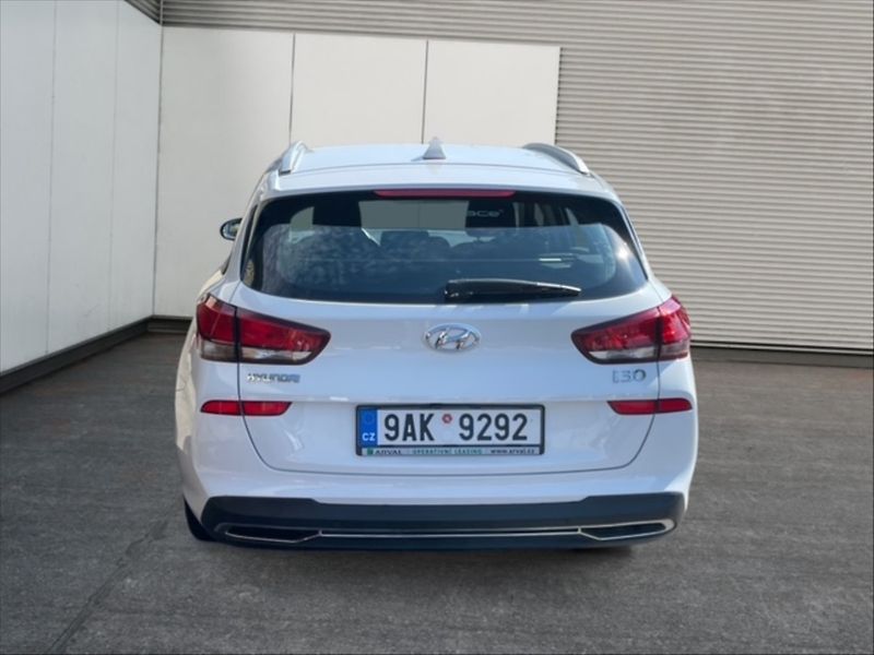 Hyundai i30 1,0 TGDI Family Comfort - fotka 5 z 11