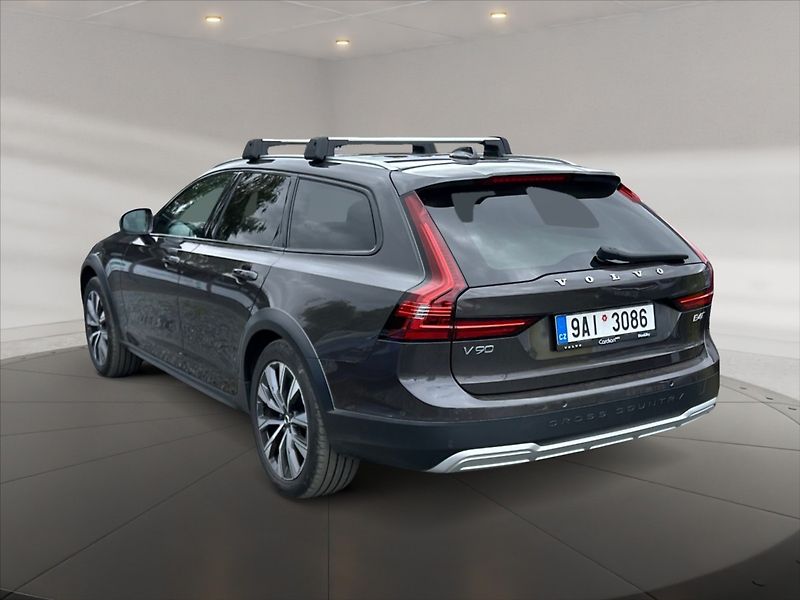 Volvo V90 2,0 CC B4 D Core AWD AT - fotka 4 z 11