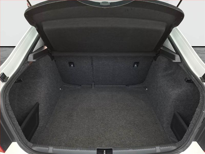 Škoda Rapid (2013) Ambition 1.2 TSI - fotka 13 z 15