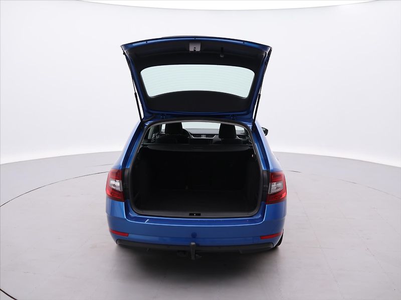 Škoda Octavia 2,0 TDI 110kW Style CZ - fotka 9 z 31
