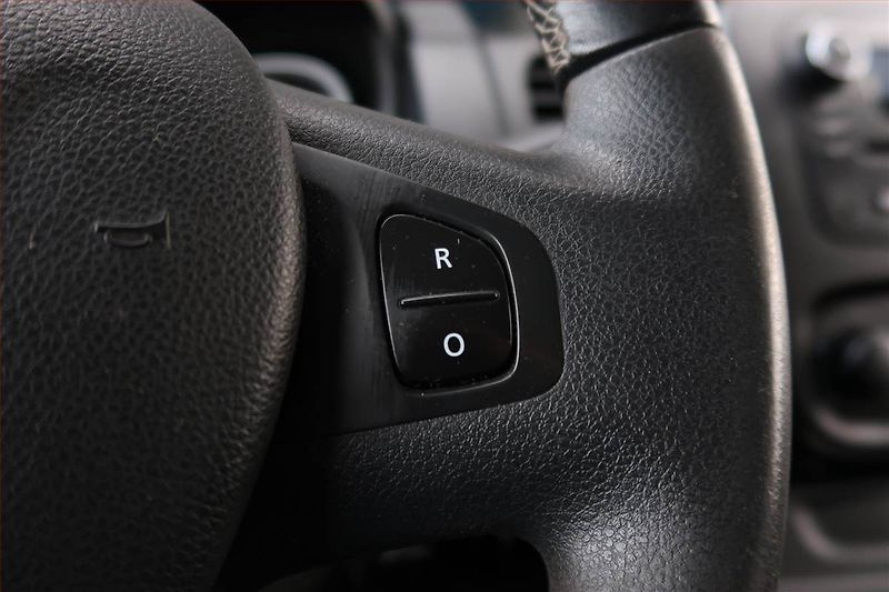 Opel Vivaro (2016) 1.6 BiCDTI, Bus, 8Míst, ČR - fotka 15 z 16