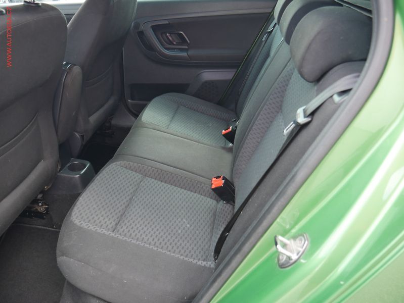 Škoda Fabia (2014) 1.6 TDi, Ambiente, TZ - fotka 10 z 19