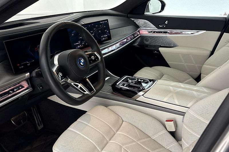 BMW i7 xDrive60 - fotka 6 z 29