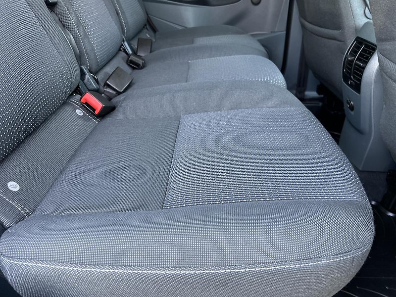 Ford C-MAX Ghia 1.6TDCi KLIMA PŮVOD ČR - fotka 26 z 35