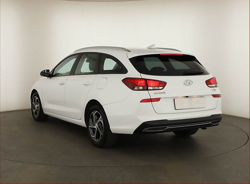 Hyundai i30 (2023) Family Comfort 1.0 T-GDI, ČR - fotka 4 z 13