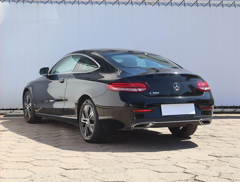 Mercedes-Benz Třídy C (2020) C 180 - fotka 4 z 15