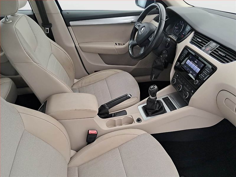 Škoda Octavia (2013) 1.8 TSI, Serv.kniha, Tempomat - fotka 9 z 16