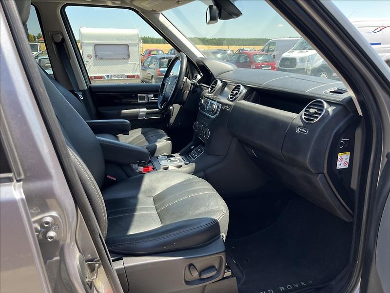Land Rover Discovery 3,0 SDV6 7.MÍST 4x4 ROZVODY - fotka 10 z 44
