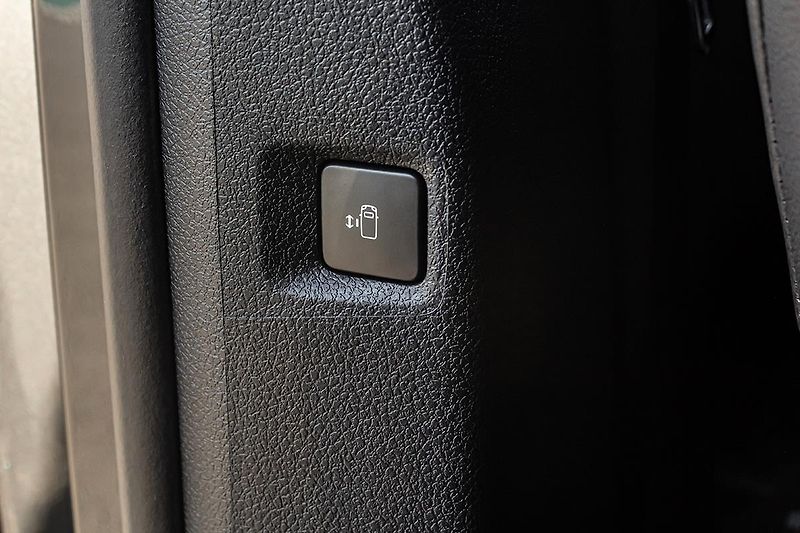 Citroën SpaceTourer 2,2 SHINE M BlueHDi 180k - fotka 21 z 21