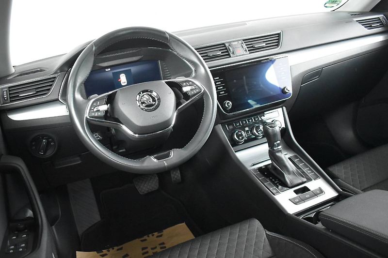Škoda Superb (2023) 2.0TDI 110kW DSG tažné - fotka 11 z 23