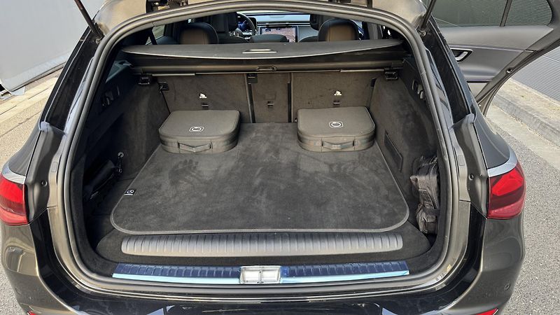 Mercedes-Benz Třídy E (2025) E300de 4MATIC AMG,DIGI LIGHT - fotka 12 z 27
