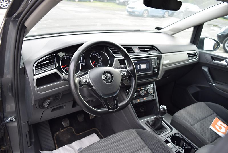 Volkswagen Touran (2017) 1.2TSI 81kw CLBMT 7MÍST TAŽNÉ - fotka 22 z 45