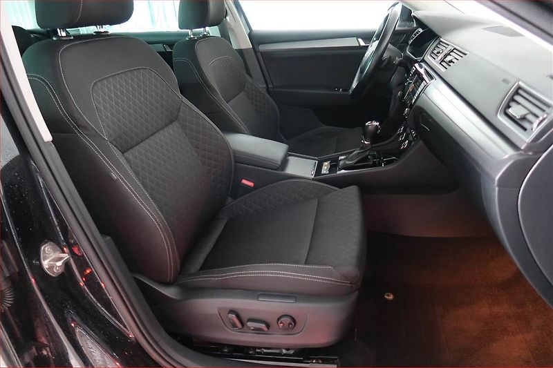 Škoda Superb (2016) Style 2.0 TDI, Automat, Navi - fotka 9 z 19
