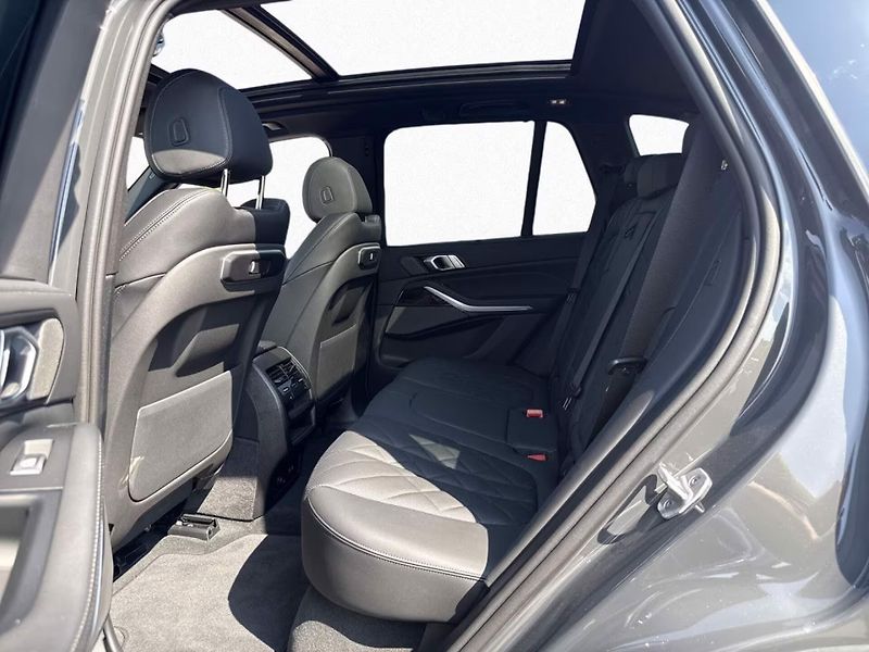 BMW X5 xDrive30d M-Sport DAPro 360 - fotka 14 z 15