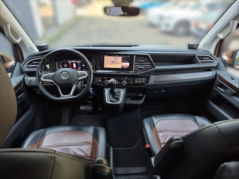Volkswagen Multivan 2,0 TDi HIGHLINE 4MOTION - fotka 9 z 19