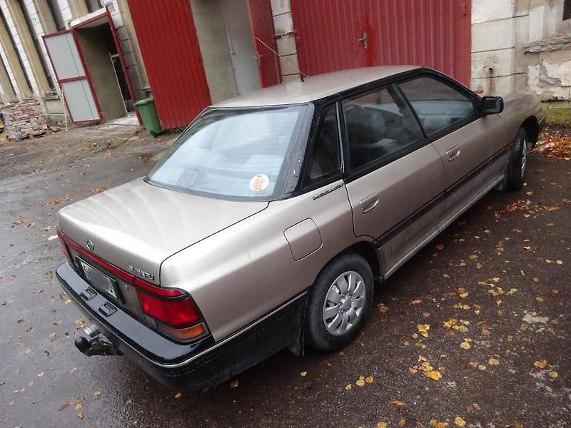 Subaru Legacy (1991) 1,8  - fotka 2 z 15