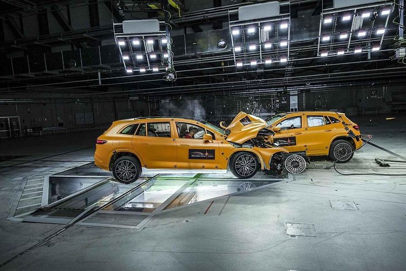 Nárazový test Mercedes-Benz EQA a EQS