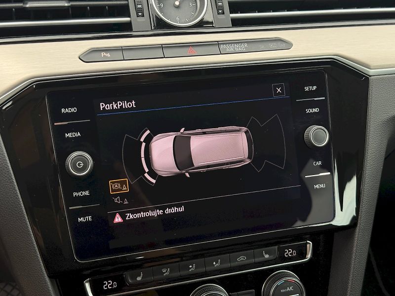 Volkswagen Passat (2018) Variant 2.0 TDI 110 kW - fotka 20 z 24