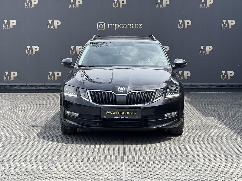 Škoda Octavia (2018) III 1.5TSi MAN Ambition+, RZV - fotka 2 z 47