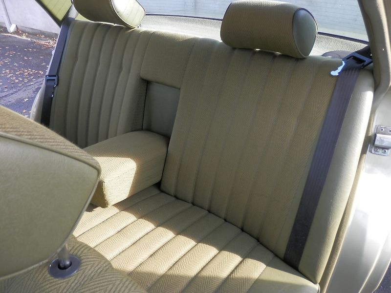 Mercedes-Benz 123 230E AUTOMAT - fotka 10 z 36