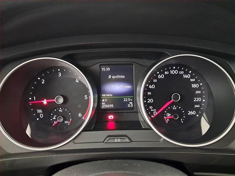 Volkswagen Tiguan (2017) 2.0 TDI, 4X4, Serv.kniha - fotka 11 z 18