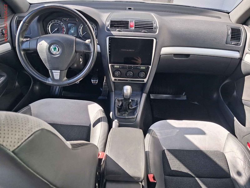 Škoda Octavia (2008) 2.0TDi, AC, TZ, navi, xenon - fotka 8 z 17