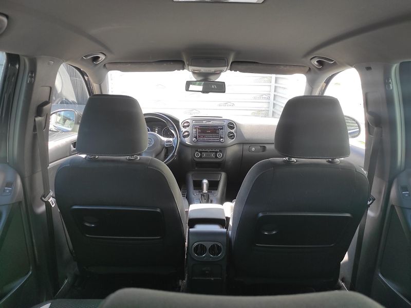 Volkswagen Tiguan 2,0TDi R-Line,4x4,DSG,S&S - fotka 11 z 39