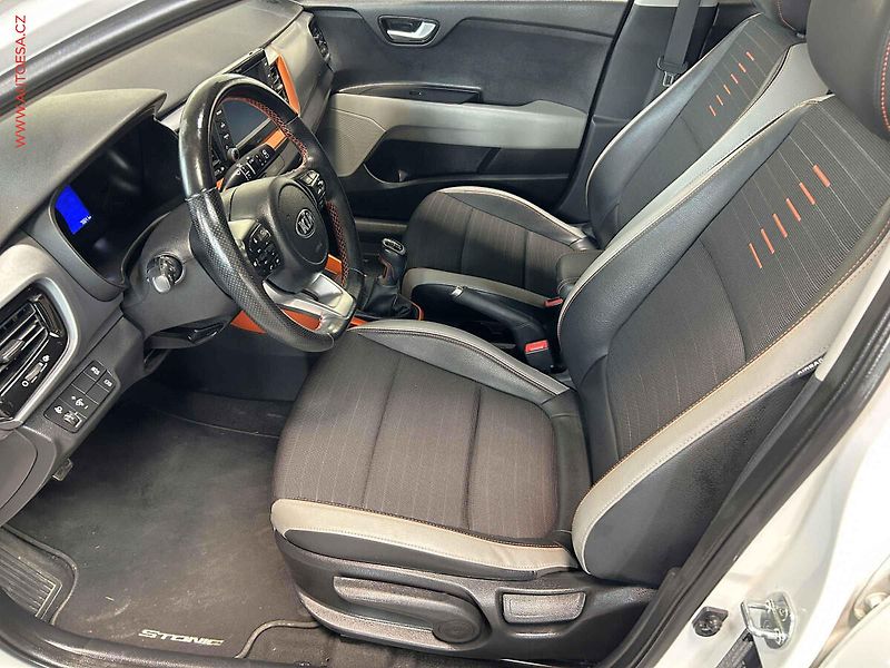 Kia Stonic (2019) 1.0 T-GDi, Exclusive, kamera - fotka 9 z 15