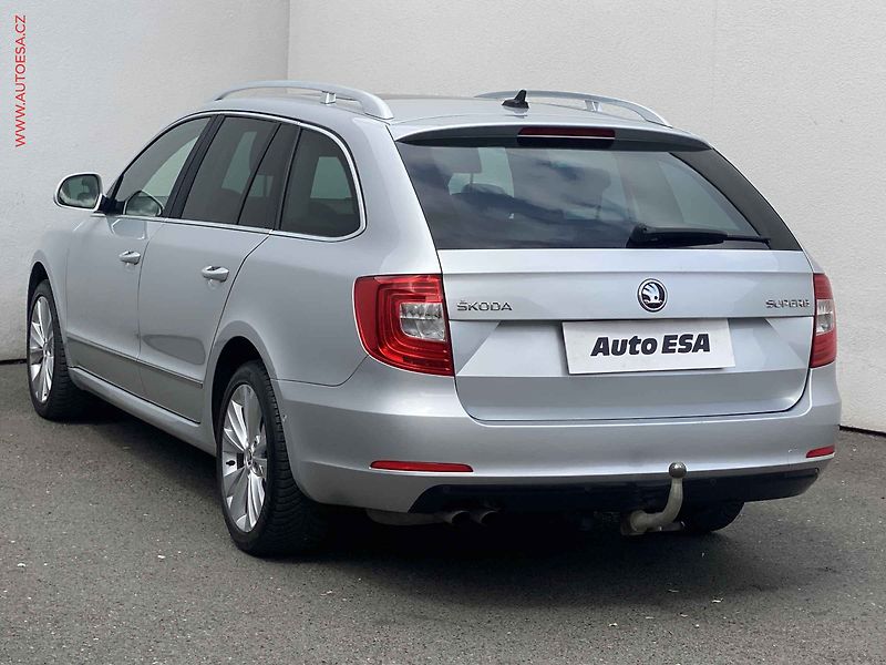 Škoda Superb (2015) 1.6 TDi, Elegance, kůže - fotka 6 z 17