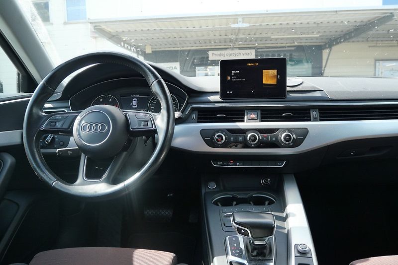 Audi A4 - fotka 6 z 6