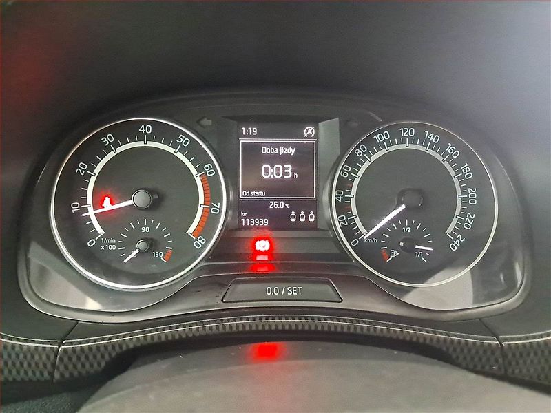 Škoda Fabia (2016) Monte Carlo 1.2 TSI, Tempomat - fotka 11 z 17