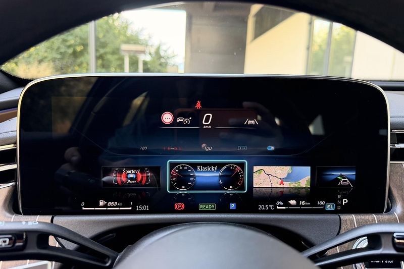 Mercedes-Benz Třídy E (2024) E 300de 4Matic  - fotka 28 z 68