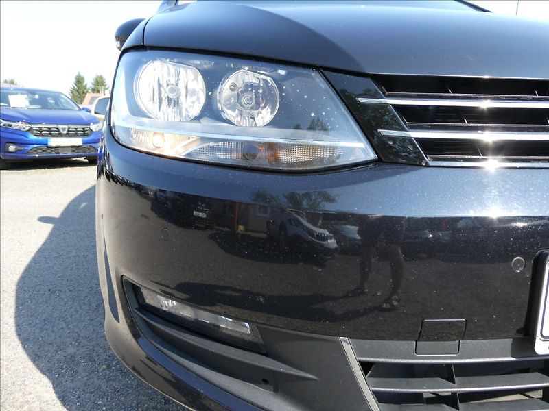 Volkswagen Sharan 2,0 TDi DSG STYLE serviska - fotka 5 z 48