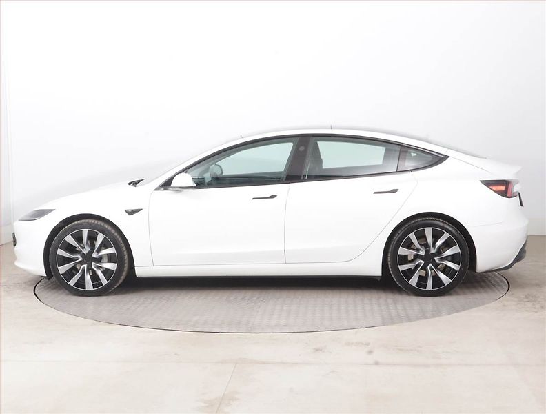 Tesla Model 3 (2023) Standard Range LFP, SoH 96% - fotka 3 z 22