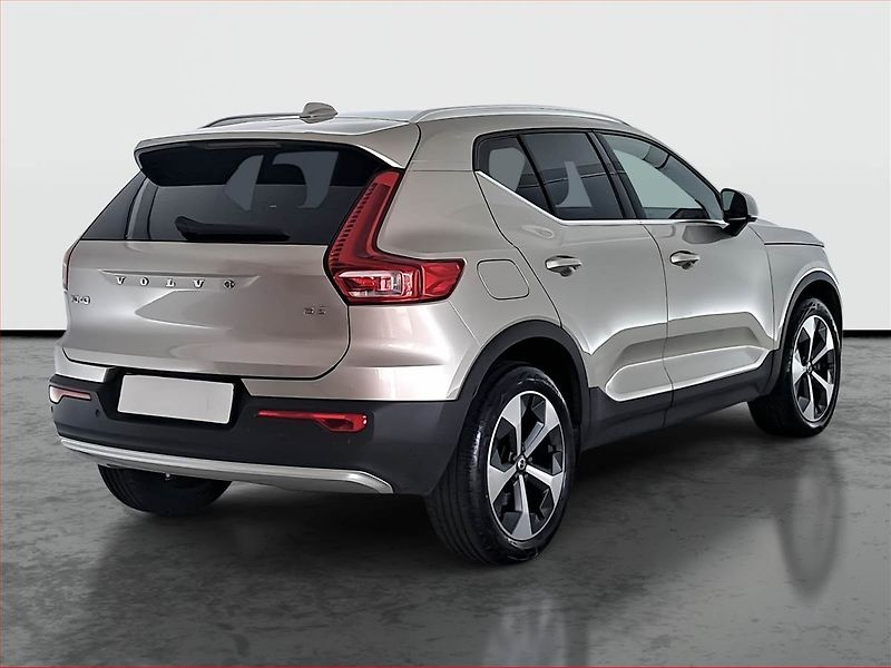Volvo XC40 (2022) Plus B3 - fotka 5 z 22