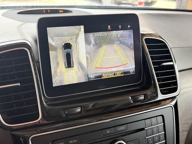 Mercedes-Benz GLS GL 400 4Matic - fotka 10 z 35