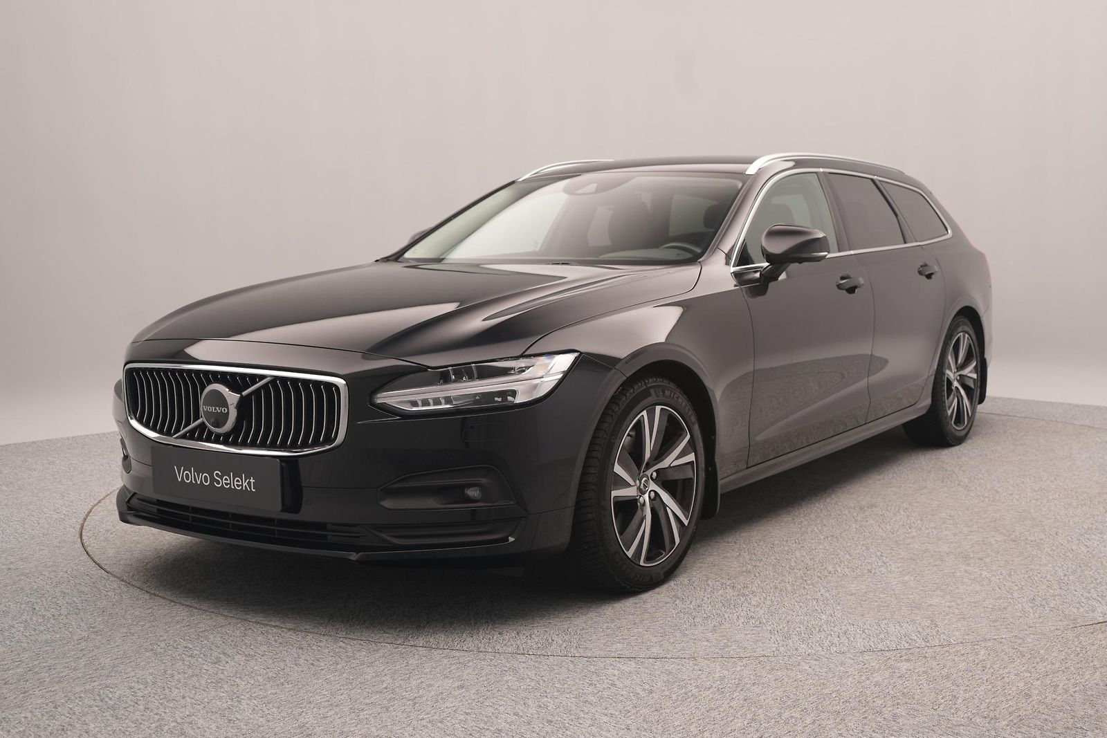 Volvo V90 B4 MOMENTUM AUT 1.maj