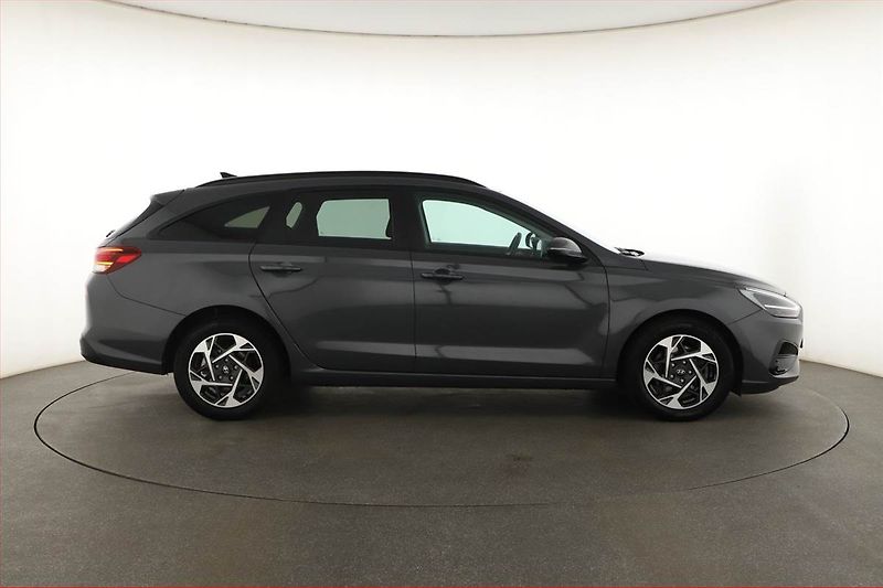 Hyundai i30 (2025) Family 1.0 T-GDI, ČR,1.maj - fotka 6 z 20