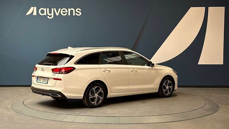 Hyundai i30 1.5 T-GDI Mild Hyb Family Smar - fotka 2 z 13