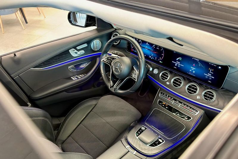 Mercedes-Benz Třídy E (2020) E 220d 4Matic AMG Line - fotka 39 z 112