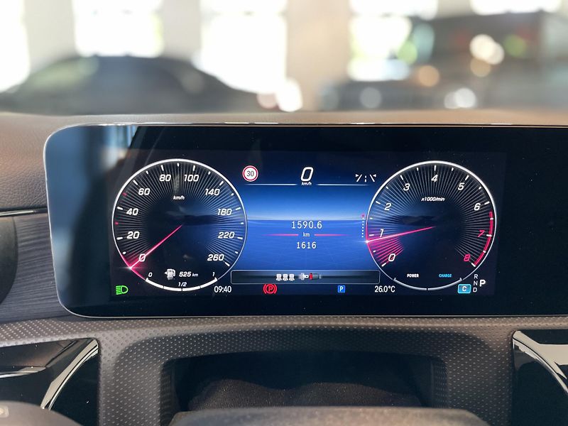 Mercedes-Benz Třídy A 180 AMG - fotka 19 z 28