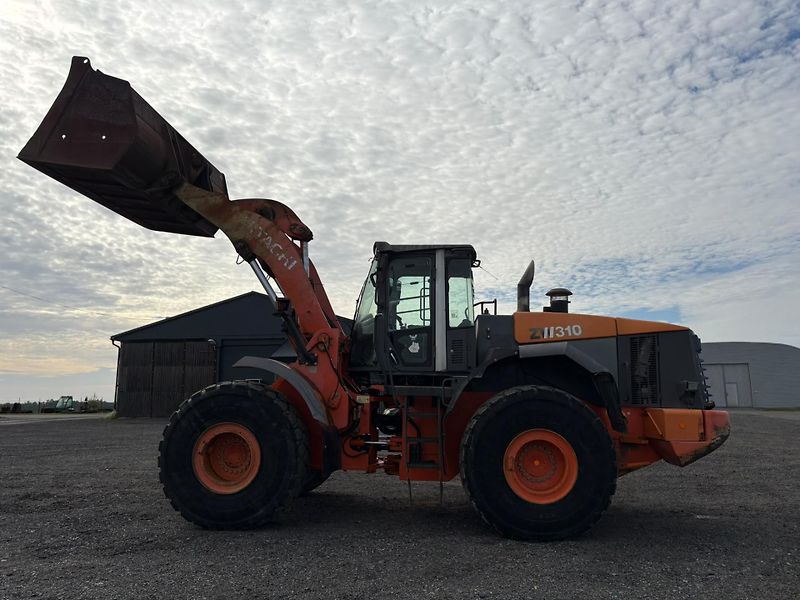 Hitachi (2007) ZW310 - fotka 11 z 31