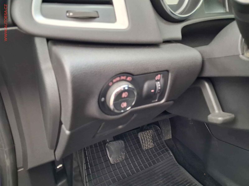 Opel Astra (2012) 1.4 T, 1.maj,ČR, servis - fotka 14 z 15
