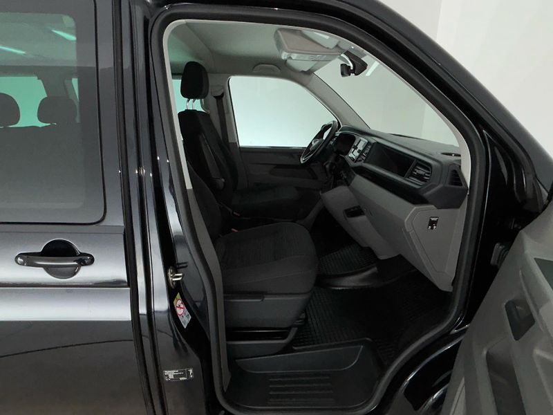 Volkswagen Caravelle Long Comfortline DSG - fotka 9 z 27