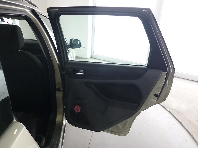 Ford Focus (2009) 1,6TDCI-80KW-KLIMATIZACE*TAŽNÉ - fotka 19 z 24