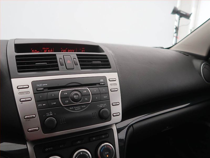 Mazda 6 (2008) 2.0, po STK, rezervace - fotka 12 z 17