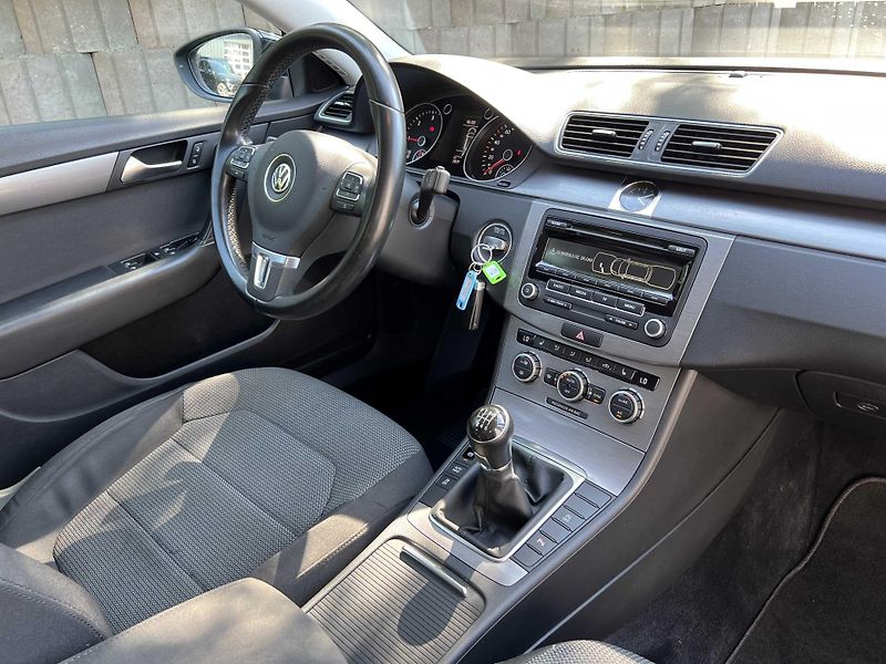 Volkswagen Passat 2.0 TDi 103 kW BIXENON MR2014 - fotka 7 z 17