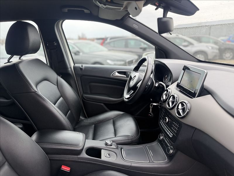 Mercedes-Benz Třídy B 180CDI NAVI AUTOMAT - fotka 27 z 29